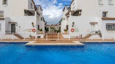 La Duquesa apartment with pool by Costarentals - Ref M8