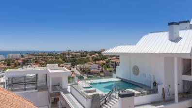Castillo Sohail penthouse in Fuengirola by Costarentals - Ref 147