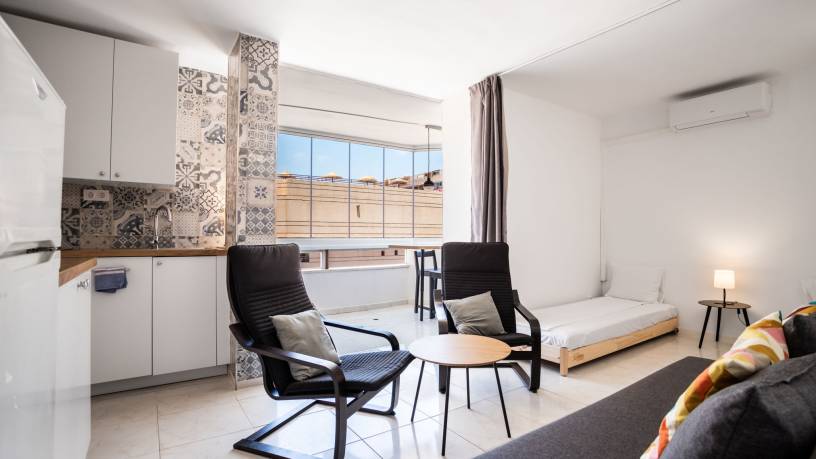 Bright shoreline flat in Fuengirola Ref 179