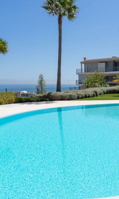 Sunny terrace with Jacuzzi in El Higueron Ref 26