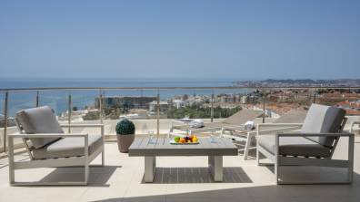 Luxurious apartment with seaviews in El Higueron by Costarentals - Ref 121