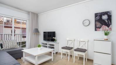 Central gem in Los Boliches SOHO with wifi and tv by Costarentals - Ref 77