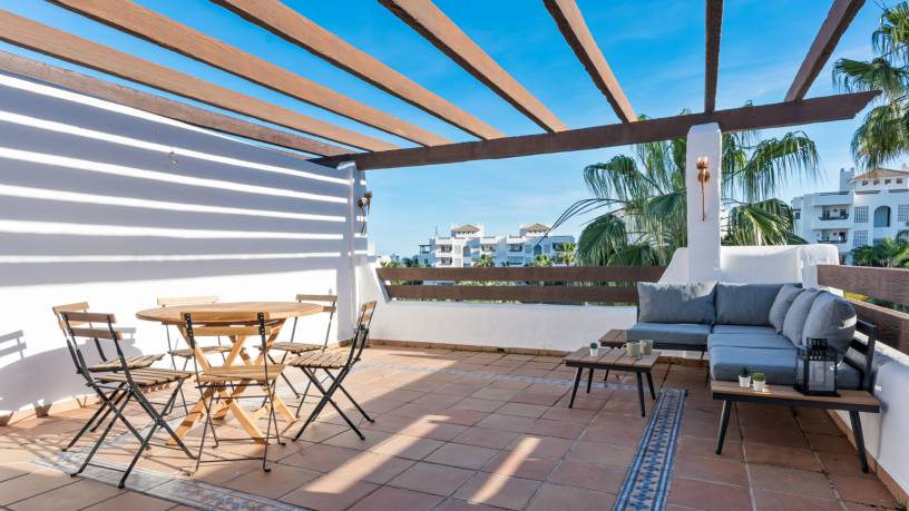 Estepona apartment with terrace and pool Ref M16