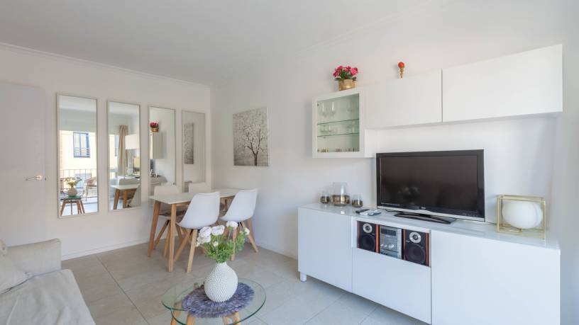 First line Perla Seaviews Ref 60
