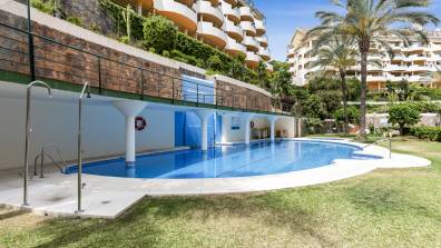 Best location Duplex in Puerto Banus by Costarentals - Ref M40