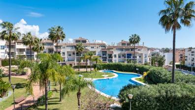 Sunny getaway with pool in Marbella - Ref M54