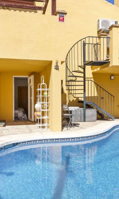 Stunning Townhouse with Private Pool and Breathtaking Views - Ref 11
